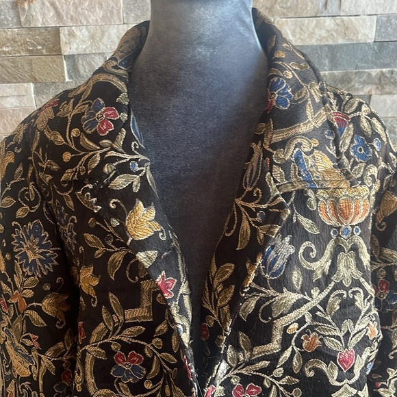 Maggie Barnes Floral Embroidered Women's Jacket - Picture 8 of 9